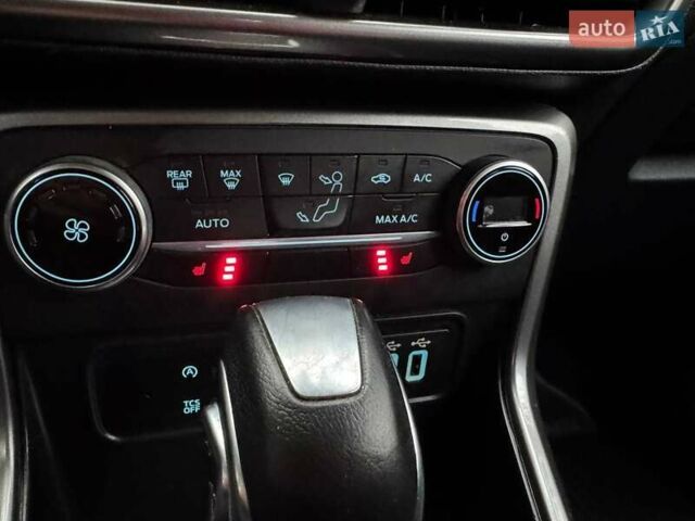 Красный Форд Экоспорт, объемом двигателя 2 л и пробегом 73 тыс. км за 12500 $, фото 33 на Automoto.ua