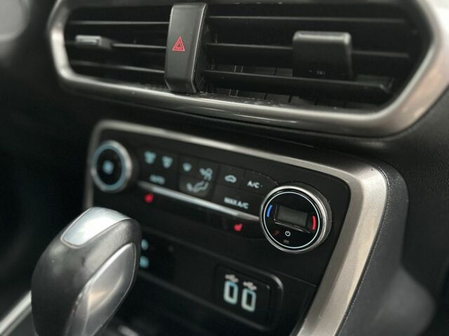 Красный Форд Экоспорт, объемом двигателя 1 л и пробегом 154 тыс. км за 10500 $, фото 7 на Automoto.ua