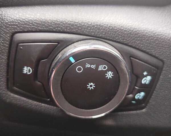 Червоний Форд Екоспорт, об'ємом двигуна 0 л та пробігом 104 тис. км за 11300 $, фото 24 на Automoto.ua