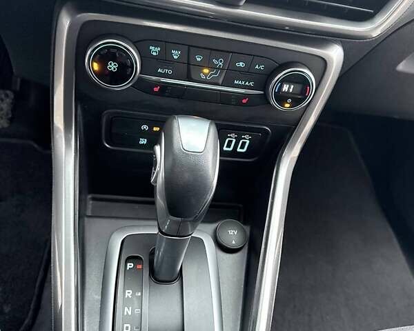 Червоний Форд Екоспорт, об'ємом двигуна 2 л та пробігом 32 тис. км за 11700 $, фото 35 на Automoto.ua