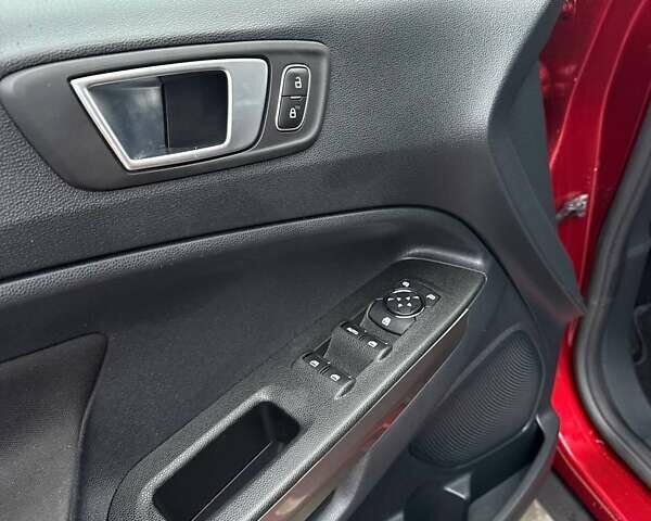 Червоний Форд Екоспорт, об'ємом двигуна 2 л та пробігом 32 тис. км за 11700 $, фото 22 на Automoto.ua