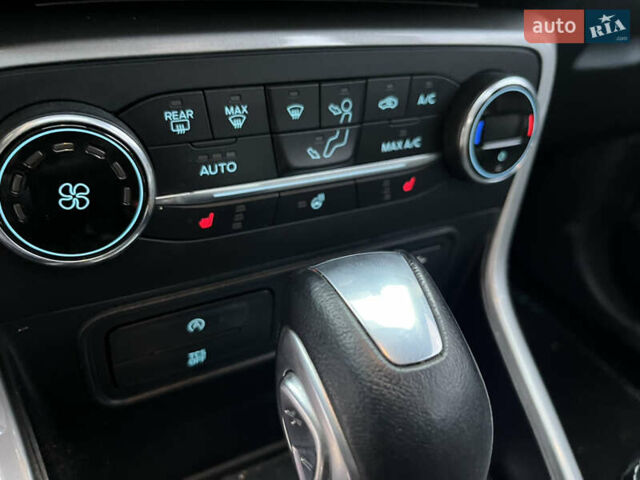 Красный Форд Экоспорт, объемом двигателя 2 л и пробегом 108 тыс. км за 9700 $, фото 10 на Automoto.ua