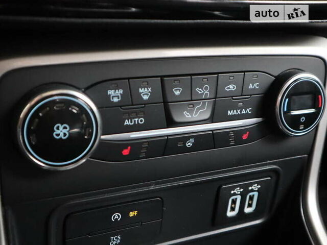 Красный Форд Экоспорт, объемом двигателя 2 л и пробегом 19 тыс. км за 2400 $, фото 11 на Automoto.ua