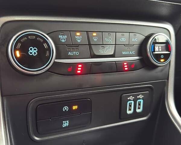 Форд Экоспорт, объемом двигателя 2 л и пробегом 61 тыс. км за 15000 $, фото 24 на Automoto.ua