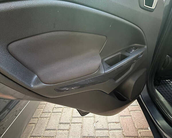 Серый Форд Экоспорт, объемом двигателя 1.5 л и пробегом 92 тыс. км за 11500 $, фото 11 на Automoto.ua