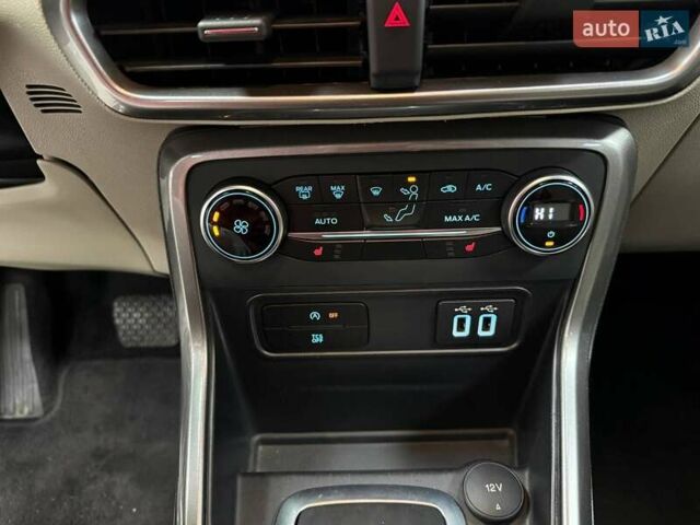 Серый Форд Экоспорт, объемом двигателя 2 л и пробегом 45 тыс. км за 13990 $, фото 26 на Automoto.ua