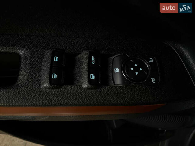 Серый Форд Экоспорт, объемом двигателя 2 л и пробегом 129 тыс. км за 12500 $, фото 8 на Automoto.ua