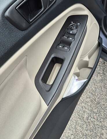 Серый Форд Экоспорт, объемом двигателя 2 л и пробегом 142 тыс. км за 11500 $, фото 4 на Automoto.ua