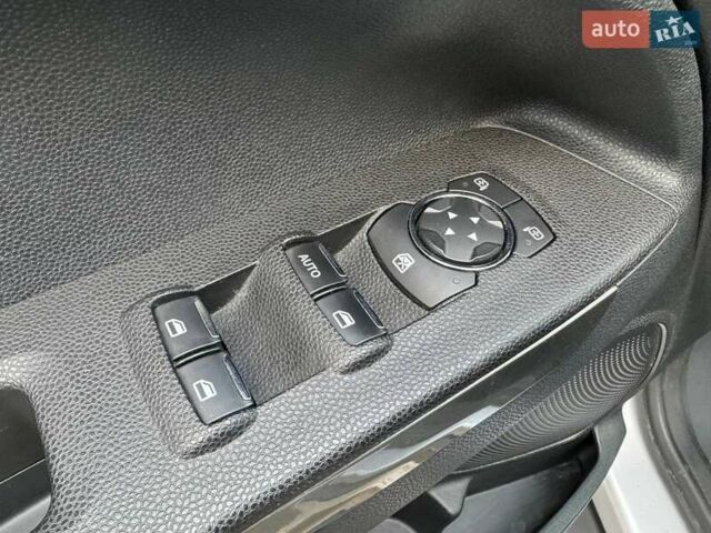 Сірий Форд Екоспорт, об'ємом двигуна 0.99 л та пробігом 84 тис. км за 11990 $, фото 15 на Automoto.ua