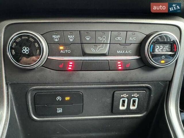 Сірий Форд Екоспорт, об'ємом двигуна 0.99 л та пробігом 84 тис. км за 11990 $, фото 22 на Automoto.ua