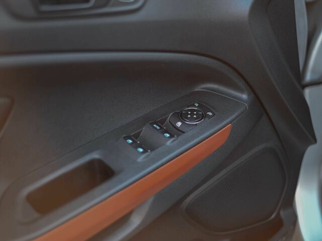 Серый Форд Экоспорт, объемом двигателя 2 л и пробегом 154 тыс. км за 11100 $, фото 17 на Automoto.ua