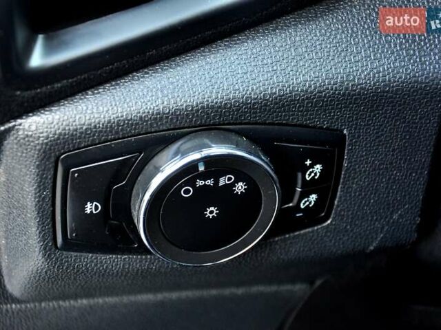 Серый Форд Экоспорт, объемом двигателя 2 л и пробегом 115 тыс. км за 10400 $, фото 31 на Automoto.ua