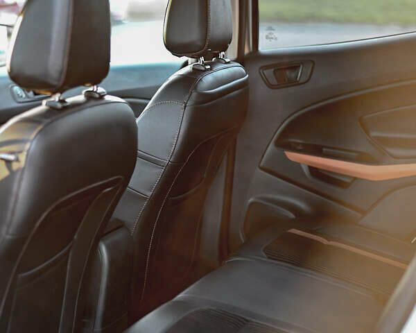 Серый Форд Экоспорт, объемом двигателя 2 л и пробегом 154 тыс. км за 11300 $, фото 11 на Automoto.ua