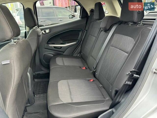 Сірий Форд Екоспорт, об'ємом двигуна 0.99 л та пробігом 84 тис. км за 11990 $, фото 11 на Automoto.ua