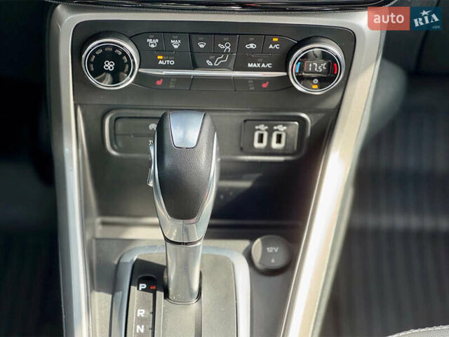 Форд Екоспорт 2018 у Львові на Automoto.ua Сірий Форд Екоспорт, об'ємом двигуна 2 л та пробігом 99 тис. км за 10000 $, фото 4 на Automoto.ua