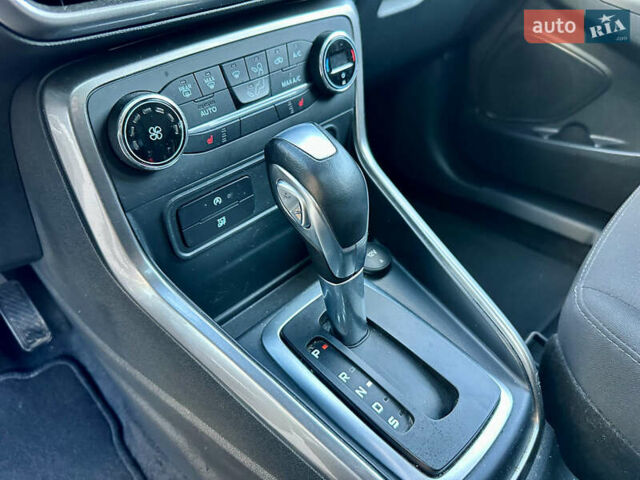 Серый Форд Экоспорт, объемом двигателя 1 л и пробегом 31 тыс. км за 14000 $, фото 19 на Automoto.ua