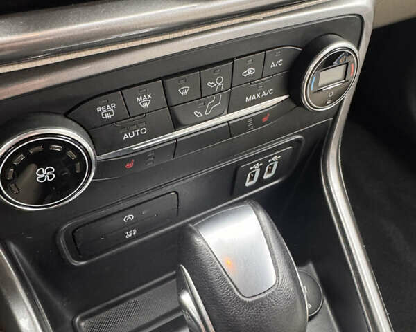 Серый Форд Экоспорт, объемом двигателя 1 л и пробегом 89 тыс. км за 10900 $, фото 11 на Automoto.ua