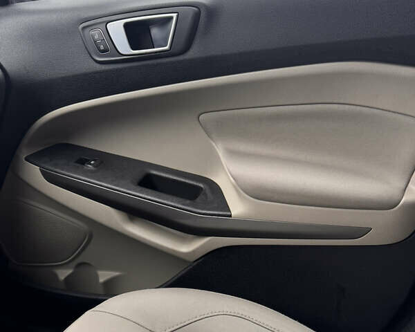 Серый Форд Экоспорт, объемом двигателя 1 л и пробегом 89 тыс. км за 10900 $, фото 6 на Automoto.ua