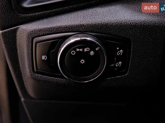 Серый Форд Экоспорт, объемом двигателя 2 л и пробегом 217 тыс. км за 12900 $, фото 25 на Automoto.ua