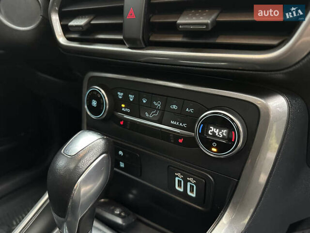 Серый Форд Экоспорт, объемом двигателя 1 л и пробегом 34 тыс. км за 12500 $, фото 23 на Automoto.ua