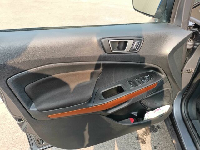 Серый Форд Экоспорт, объемом двигателя 2 л и пробегом 46 тыс. км за 14500 $, фото 10 на Automoto.ua