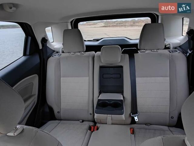 Сірий Форд Екоспорт, об'ємом двигуна 2 л та пробігом 25 тис. км за 12800 $, фото 61 на Automoto.ua