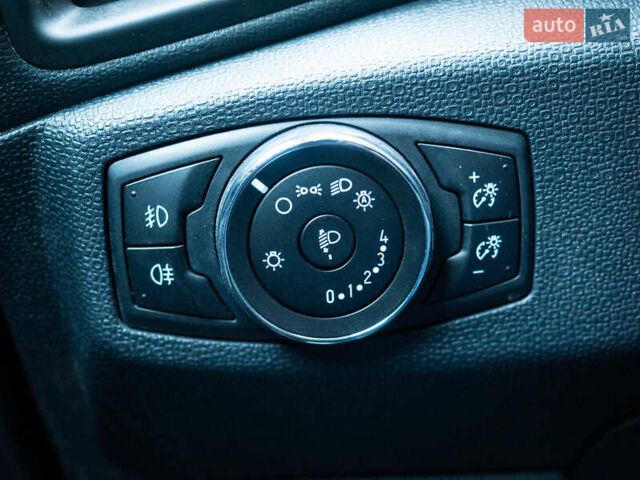 Форд Экоспорт 2020 в Киеве на Automoto.ua Синий Форд Экоспорт, объемом двигателя 1 л и пробегом 51 тыс. км за 15900 $, фото 21 на Automoto.ua