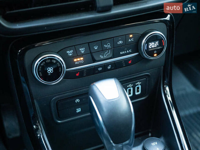 Форд Экоспорт 2020 в Киеве на Automoto.ua Синий Форд Экоспорт, объемом двигателя 1 л и пробегом 51 тыс. км за 15900 $, фото 17 на Automoto.ua