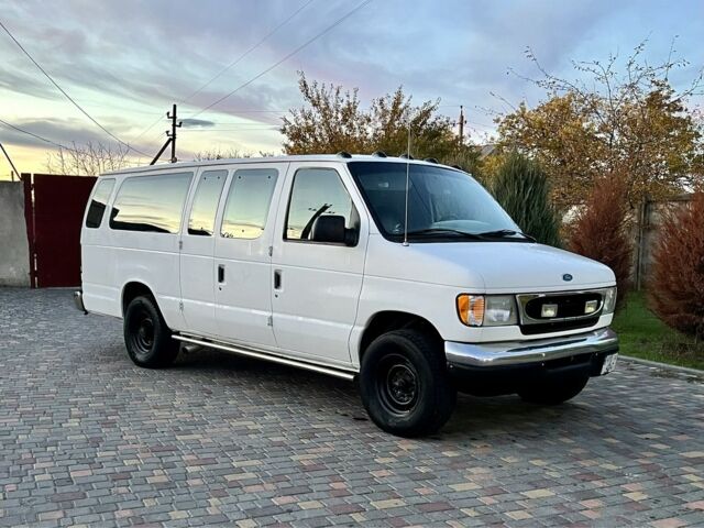 Белый Форд Эколайн, объемом двигателя 4.6 л и пробегом 10 тыс. км за 14000 $, фото 1 на Automoto.ua