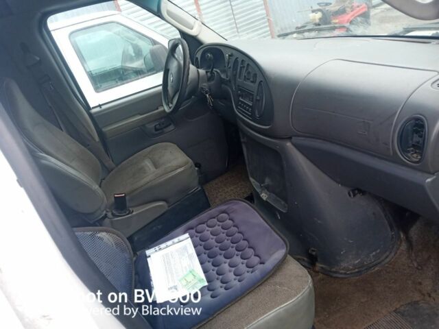 Белый Форд Эколайн, объемом двигателя 5.4 л и пробегом 130 тыс. км за 9000 $, фото 6 на Automoto.ua