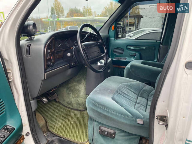 Форд Эколайн 1996 в Житомире на Automoto.ua Белый Форд Эколайн, объемом двигателя 5.8 л и пробегом 280 тыс. км за 14900 $, фото 8 на Automoto.ua