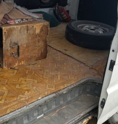 Белый Форд Эконован, объемом двигателя 2 л и пробегом 200 тыс. км за 1000 $, фото 7 на Automoto.ua