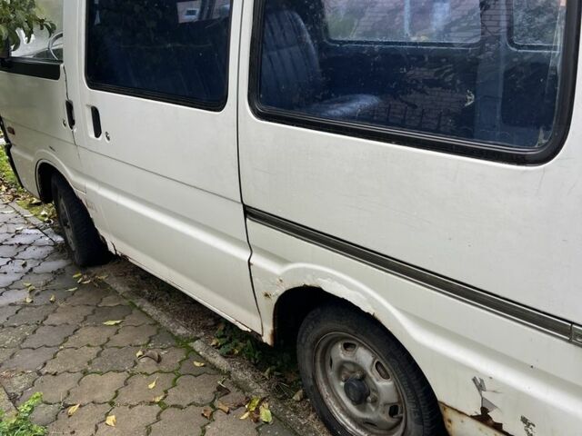 Белый Форд Эконован, объемом двигателя 0 л и пробегом 400 тыс. км за 900 $, фото 2 на Automoto.ua