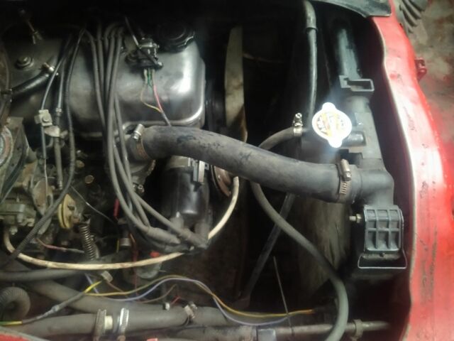 Красный Форд Эконован, объемом двигателя 0 л и пробегом 456 тыс. км за 828 $, фото 2 на Automoto.ua