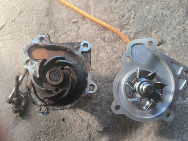 Красный Форд Эконован, объемом двигателя 1.4 л и пробегом 347 тыс. км за 2700 $, фото 7 на Automoto.ua