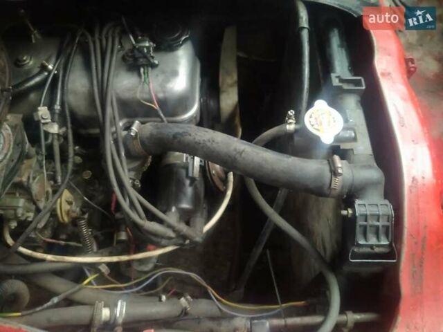 Красный Форд Эконован, объемом двигателя 0 л и пробегом 456 тыс. км за 828 $, фото 1 на Automoto.ua