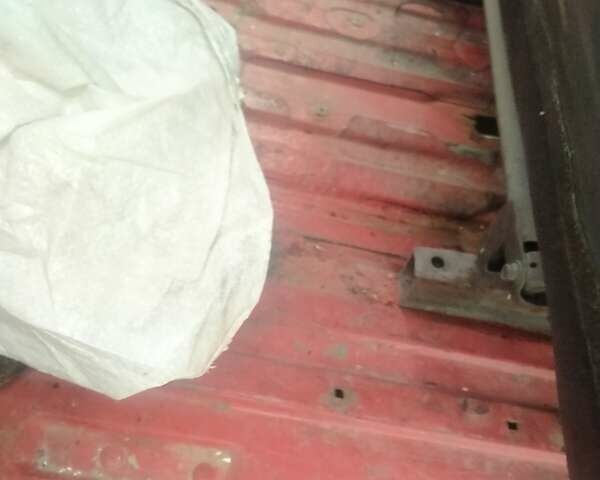 Красный Форд Эконован, объемом двигателя 0 л и пробегом 456 тыс. км за 828 $, фото 2 на Automoto.ua