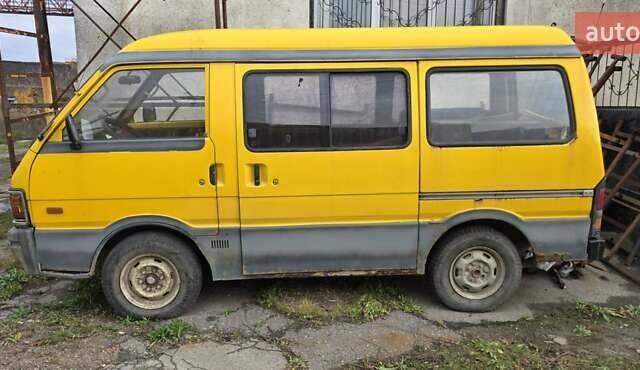 Желтый Форд Эконован, объемом двигателя 1.45 л и пробегом 270 тыс. км за 1400 $, фото 1 на Automoto.ua