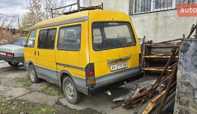 Желтый Форд Эконован, объемом двигателя 1.45 л и пробегом 270 тыс. км за 1400 $, фото 2 на Automoto.ua