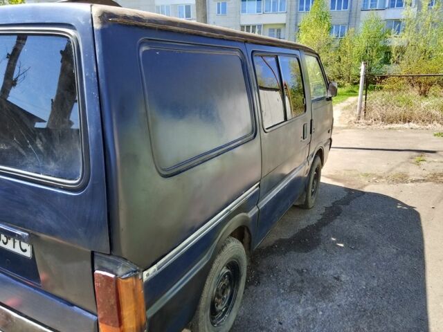 Синий Форд Эконован, объемом двигателя 0 л и пробегом 250 тыс. км за 880 $, фото 1 на Automoto.ua
