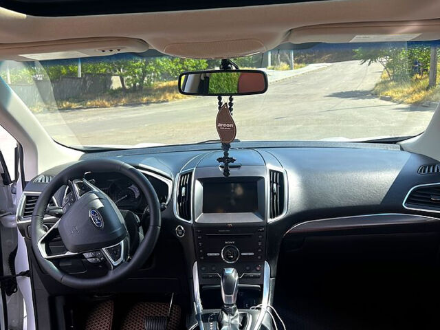 Білий Форд Едж, об'ємом двигуна 3.5 л та пробігом 165 тис. км за 17299 $, фото 8 на Automoto.ua