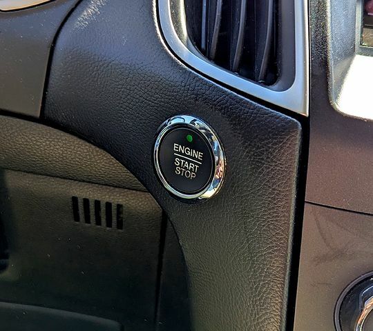 Білий Форд Едж, об'ємом двигуна 2 л та пробігом 153 тис. км за 13500 $, фото 7 на Automoto.ua