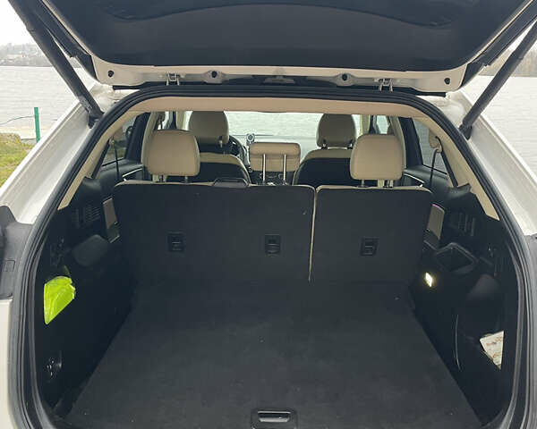 Білий Форд Едж, об'ємом двигуна 3.5 л та пробігом 153 тис. км за 16999 $, фото 9 на Automoto.ua