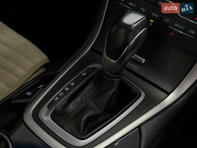 Форд Эдж 2015 в Николаеве на Automoto.ua Белый Форд Эдж, объемом двигателя 3.5 л и пробегом 82 тыс. км за 17499 $, фото 32 на Automoto.ua