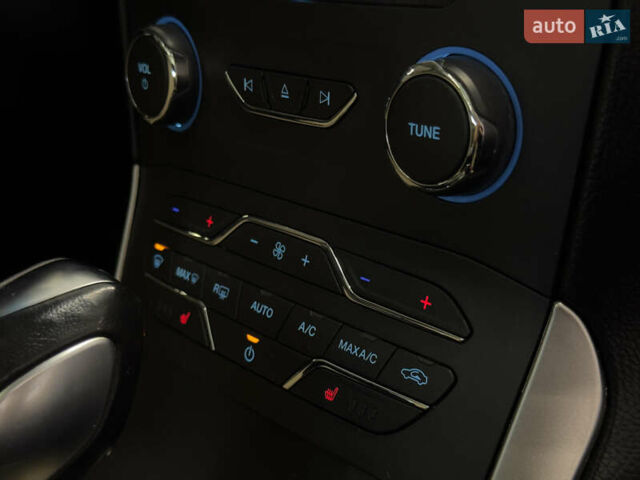 Форд Эдж 2015 в Николаеве на Automoto.ua Белый Форд Эдж, объемом двигателя 3.5 л и пробегом 82 тыс. км за 17499 $, фото 31 на Automoto.ua