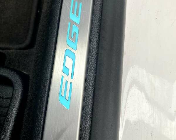 Белый Форд Эдж, объемом двигателя 2 л и пробегом 276 тыс. км за 12500 $, фото 32 на Automoto.ua