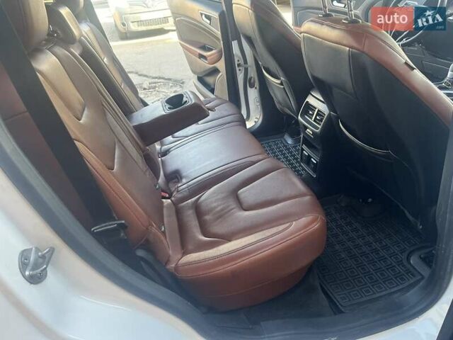 Белый Форд Эдж, объемом двигателя 2 л и пробегом 129 тыс. км за 16000 $, фото 16 на Automoto.ua