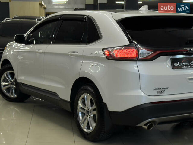 Форд Эдж 2015 в Николаеве на Automoto.ua Белый Форд Эдж, объемом двигателя 3.5 л и пробегом 82 тыс. км за 17499 $, фото 11 на Automoto.ua