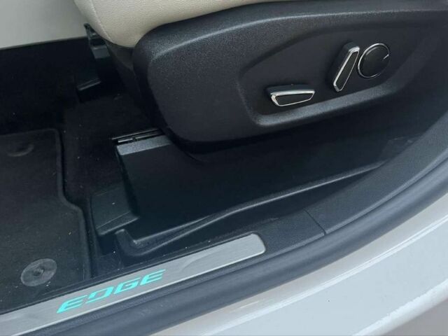 Білий Форд Едж, об'ємом двигуна 0 л та пробігом 135 тис. км за 10700 $, фото 13 на Automoto.ua