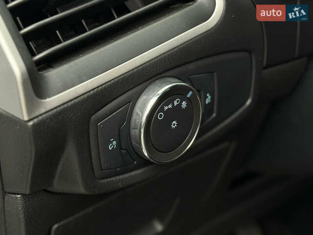 Белый Форд Эдж, объемом двигателя 3.5 л и пробегом 141 тыс. км за 15800 $, фото 16 на Automoto.ua